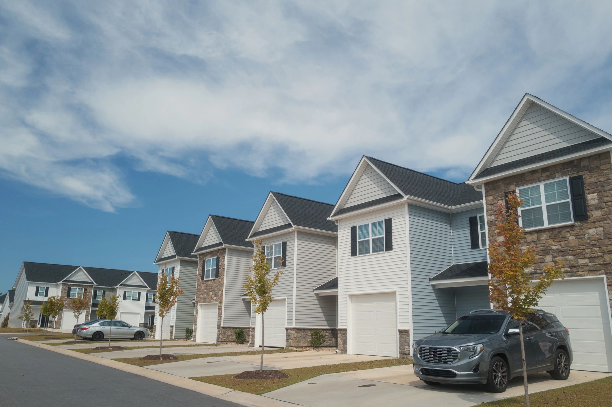 Residential homes in a neighborhood near Charlotte